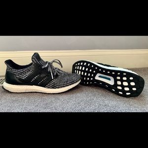 Adidas men’s Ultra Boost shoes/sneakers